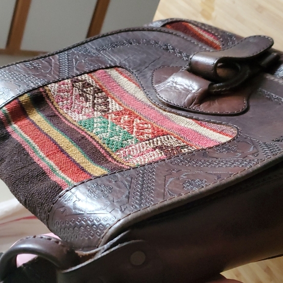 Guatemalan Leather Crossbody bag - Picture 3 of 8